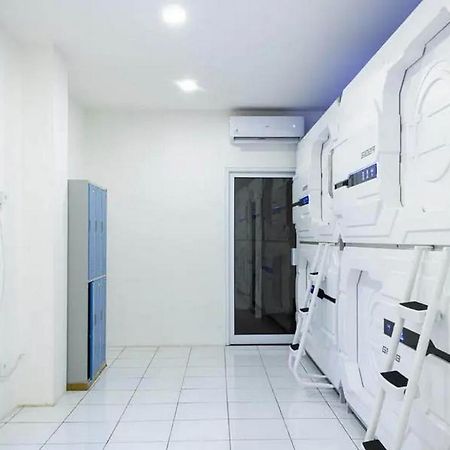 Reddoorz Hostel Near Taman Puring Jakarta Ngoại thất bức ảnh