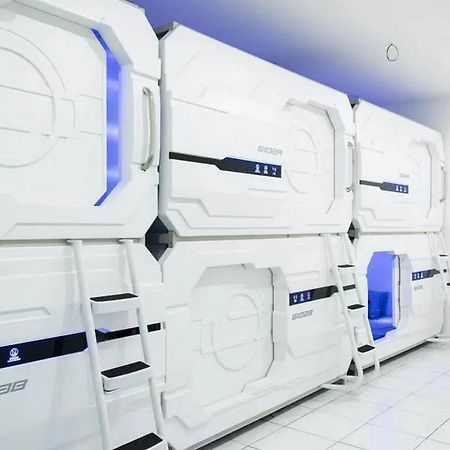 Reddoorz Hostel Near Taman Puring Jakarta Ngoại thất bức ảnh