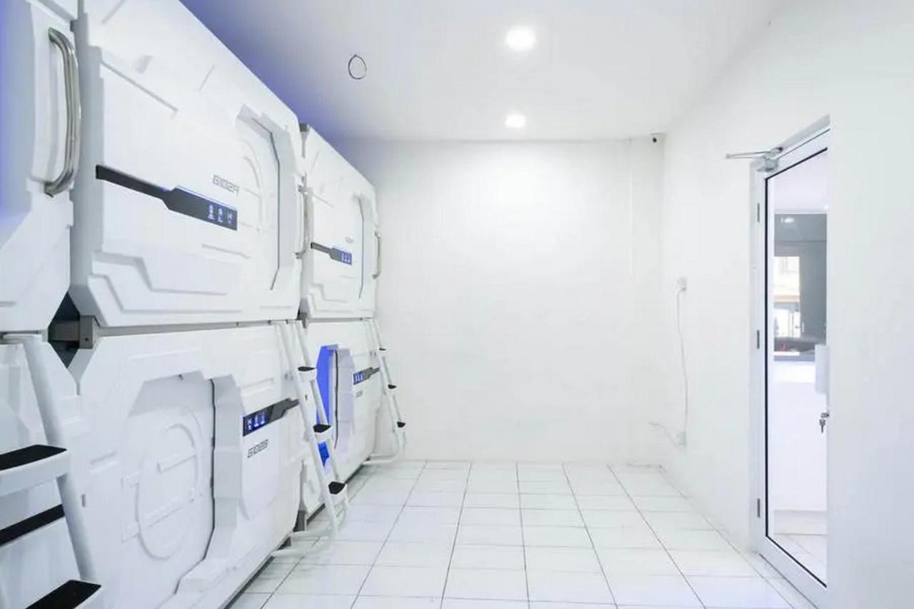 Reddoorz Hostel Near Taman Puring Jakarta Ngoại thất bức ảnh