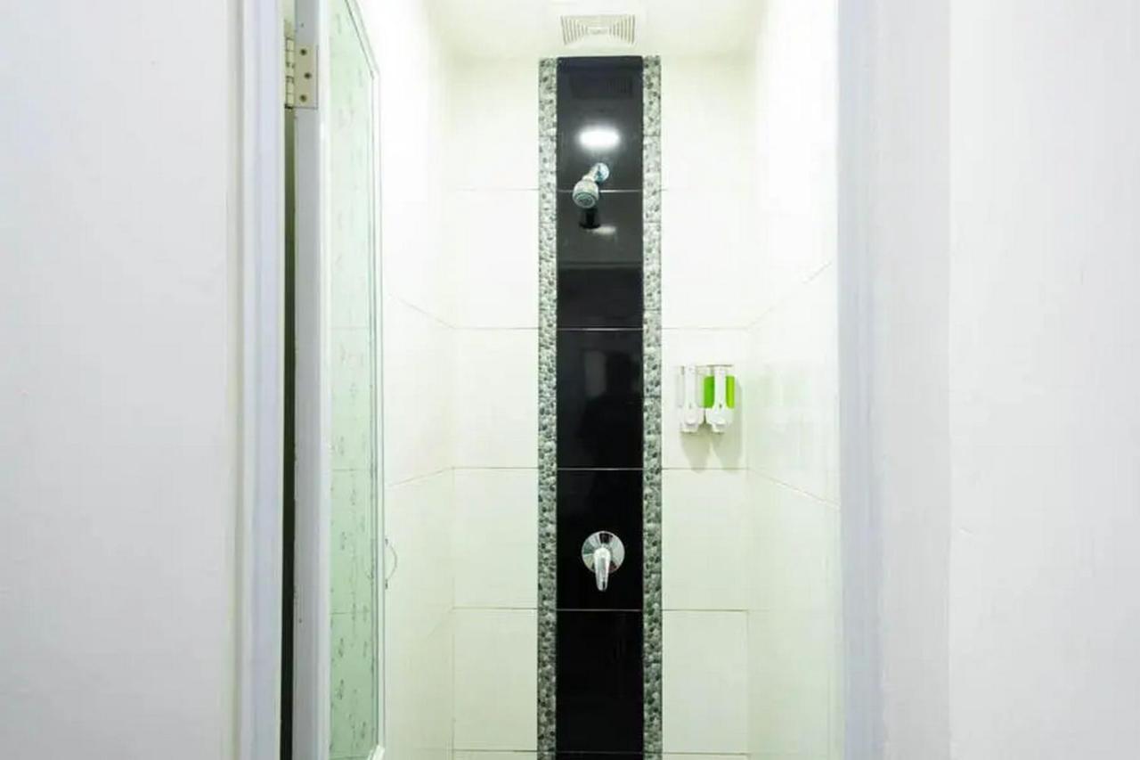 Reddoorz Hostel Near Taman Puring Jakarta Ngoại thất bức ảnh