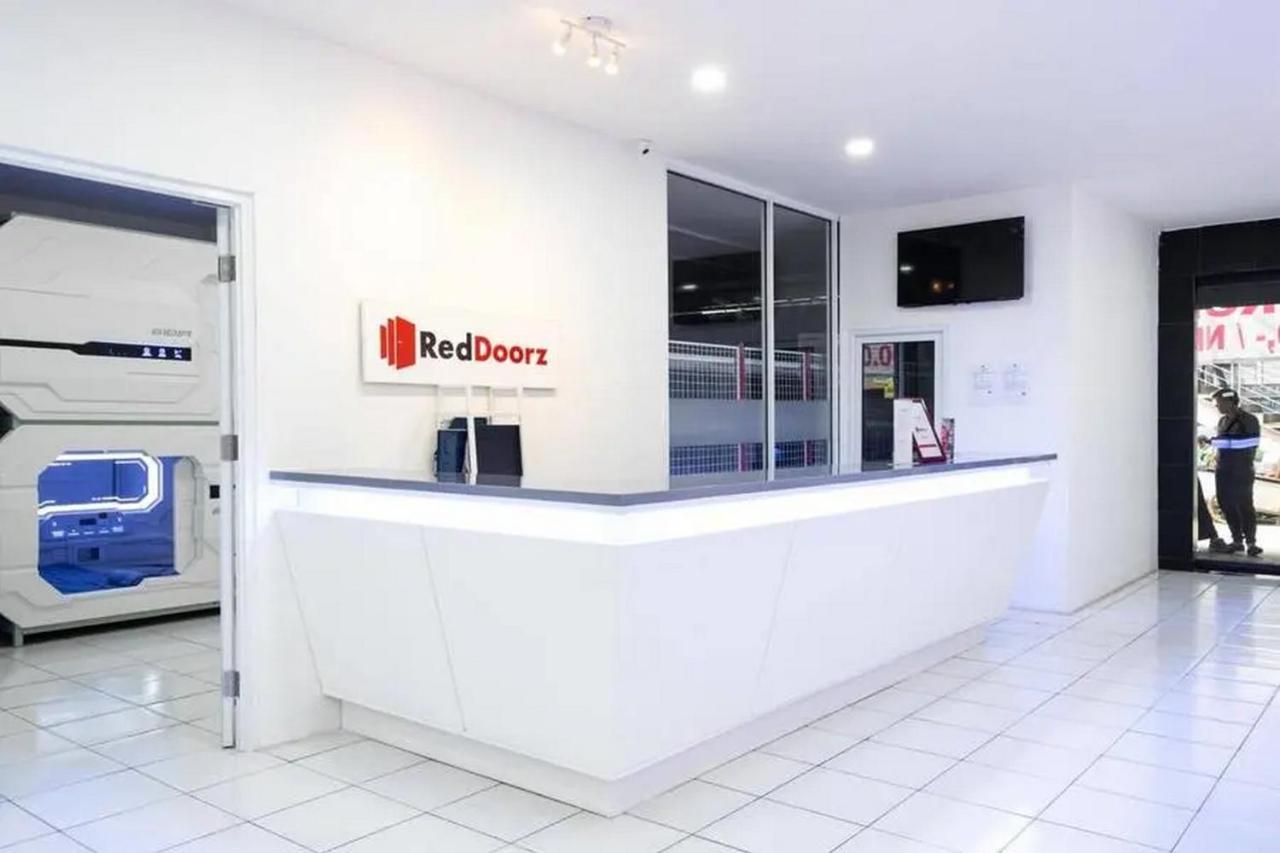 Reddoorz Hostel Near Taman Puring Jakarta Ngoại thất bức ảnh